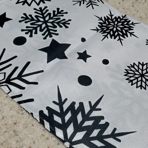 Table runner - Picture 3 of 3